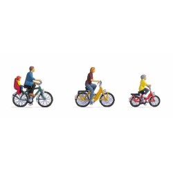 Famiglia in bicicletta HO