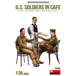 US Soldiers in Cafe 1/35