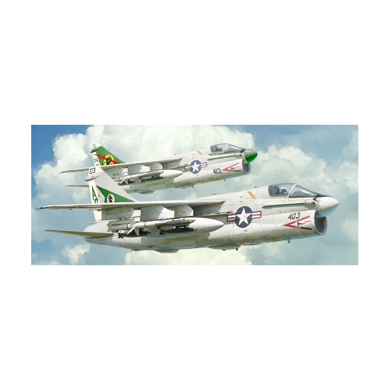 Italeri 1411 A-7E Corsair II Model Kit aereo plastica Scala 1:72
